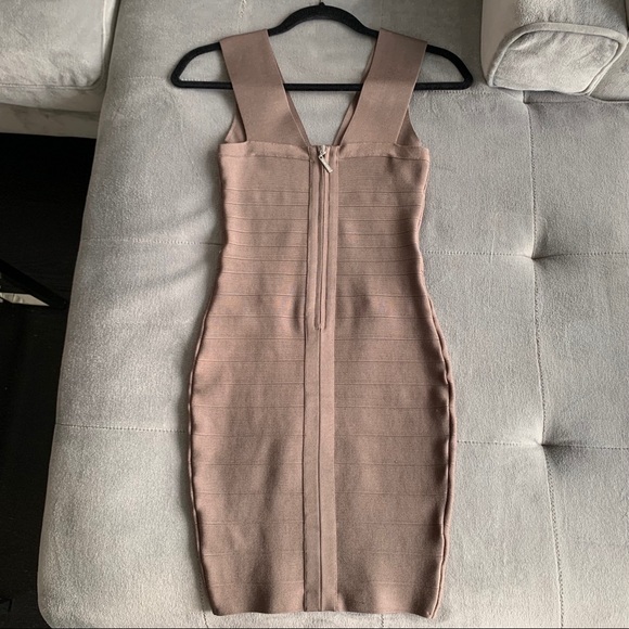 NWOT✨ MARCIANO “Yara” Bandage Dress - Picture 3 of 10